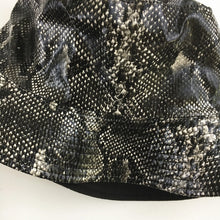 Load image into Gallery viewer, Cotton Snake Print Bucket Hat